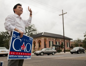 CAO_Sign Waving